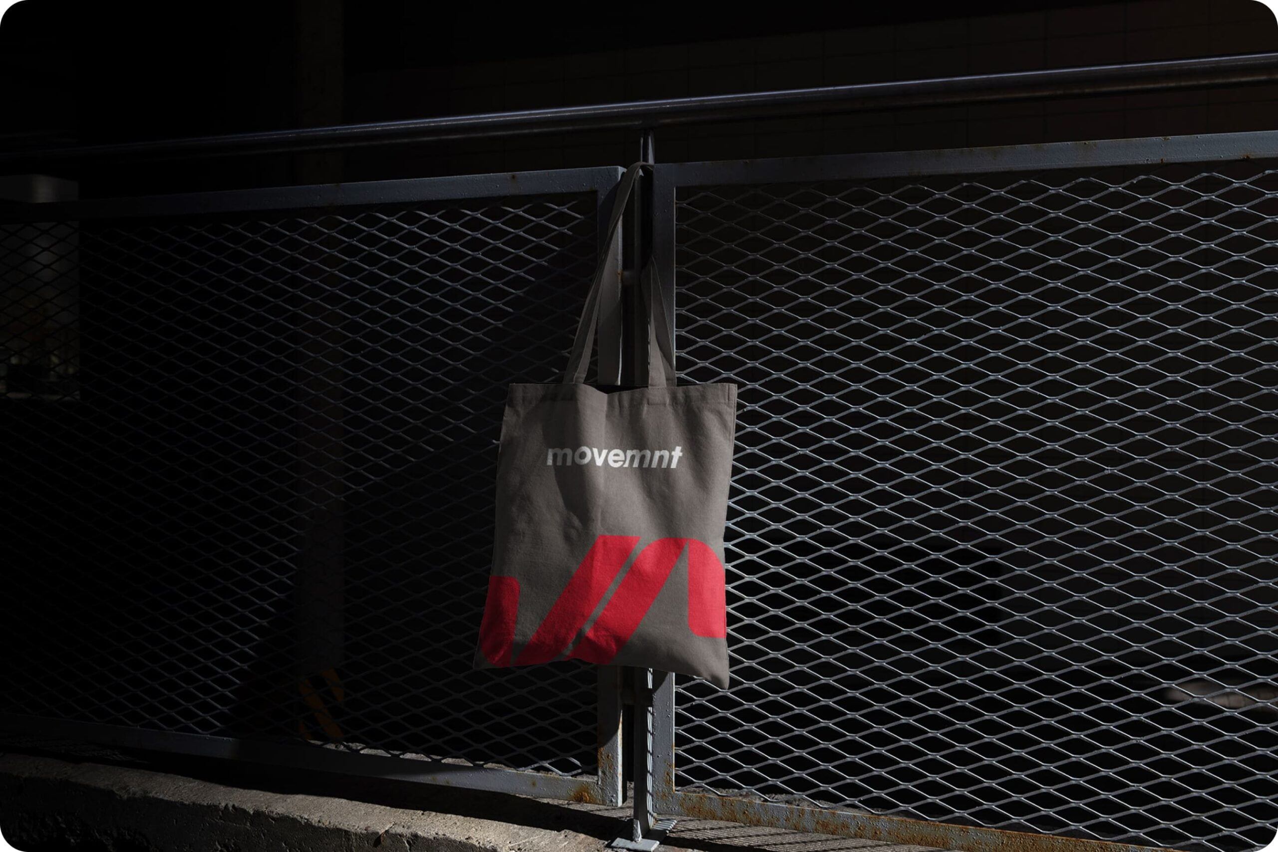 01-raw-tote-bag-mockup-1